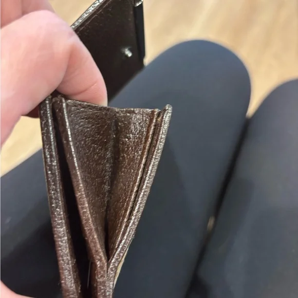 Gucci Tan and Brown Monogram Wallet - Picture 6 of 16